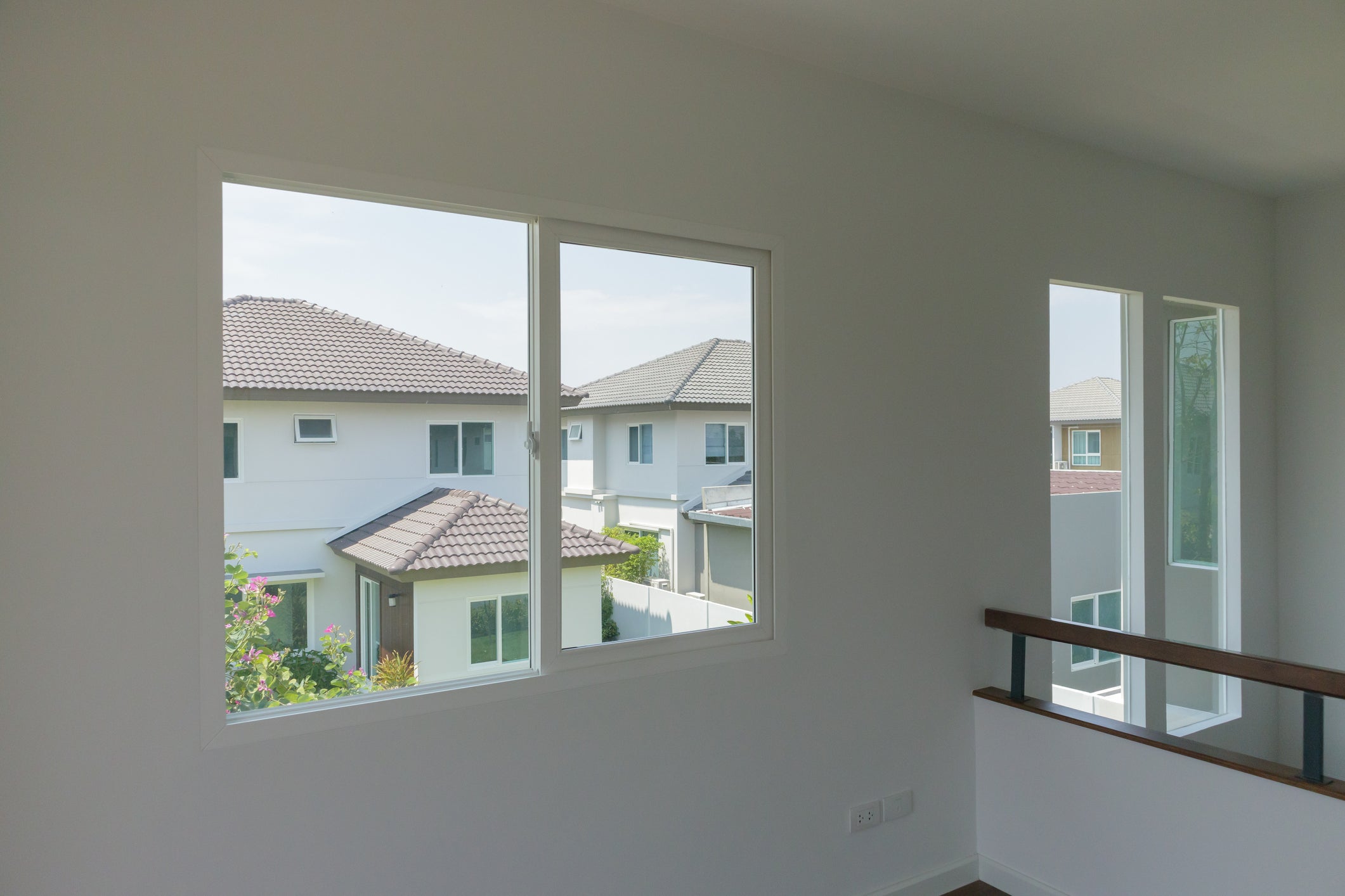 How to prevent glass from breaking during an earthquake 